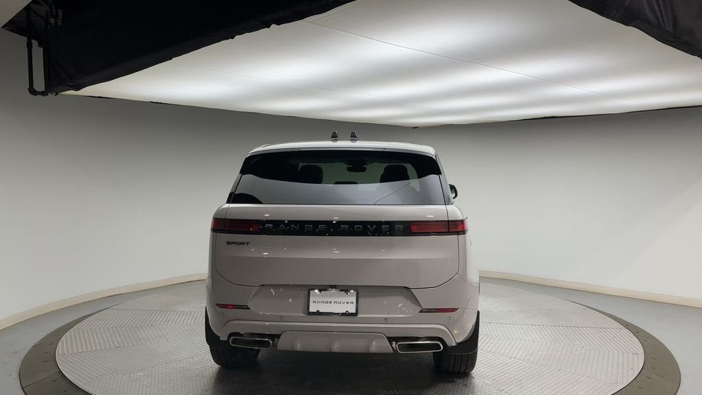 Used 2026 Borasco Grey Metallic Land Rover Dynamic SE image 3
