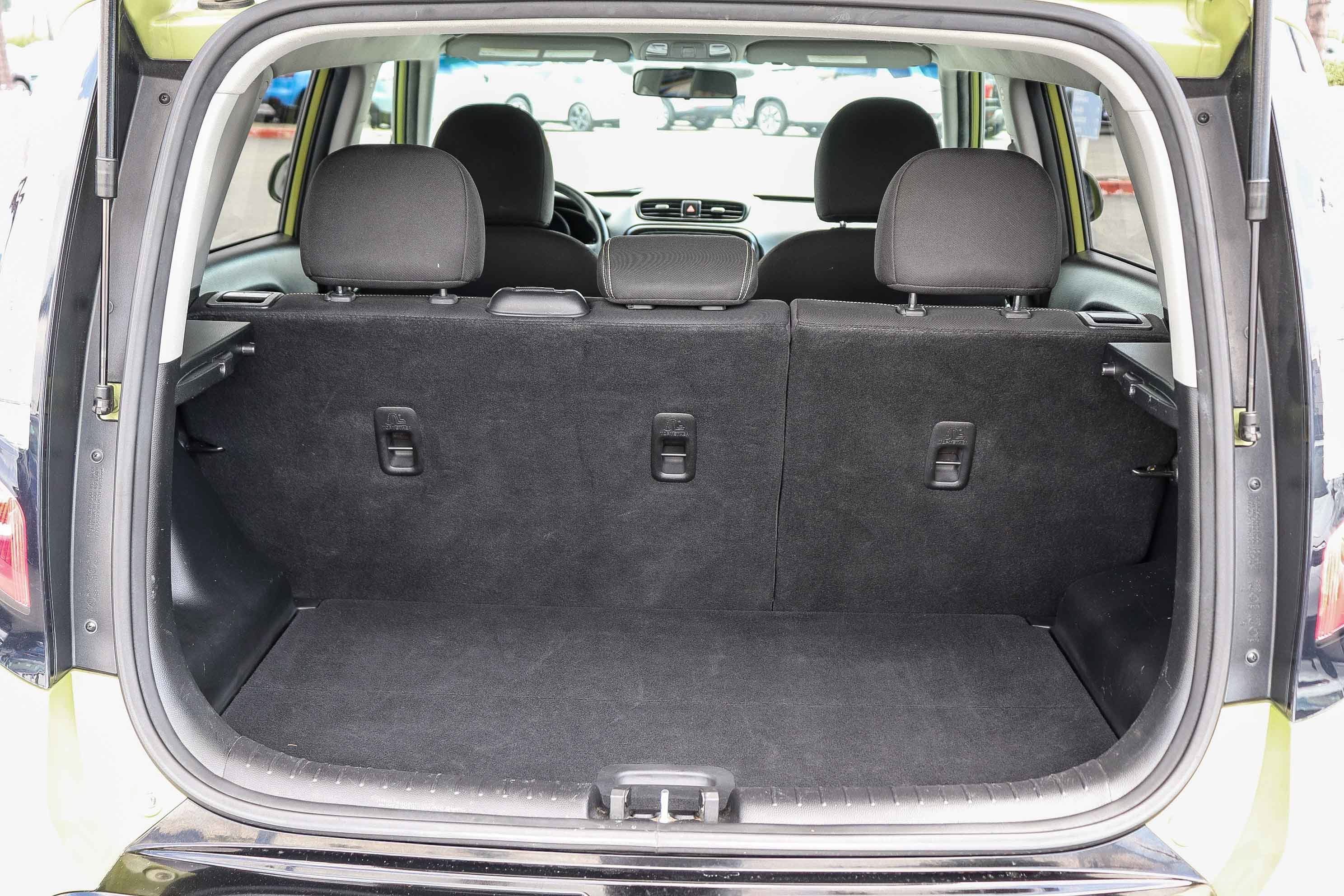 Used 2016 Alien II Kia + image 30