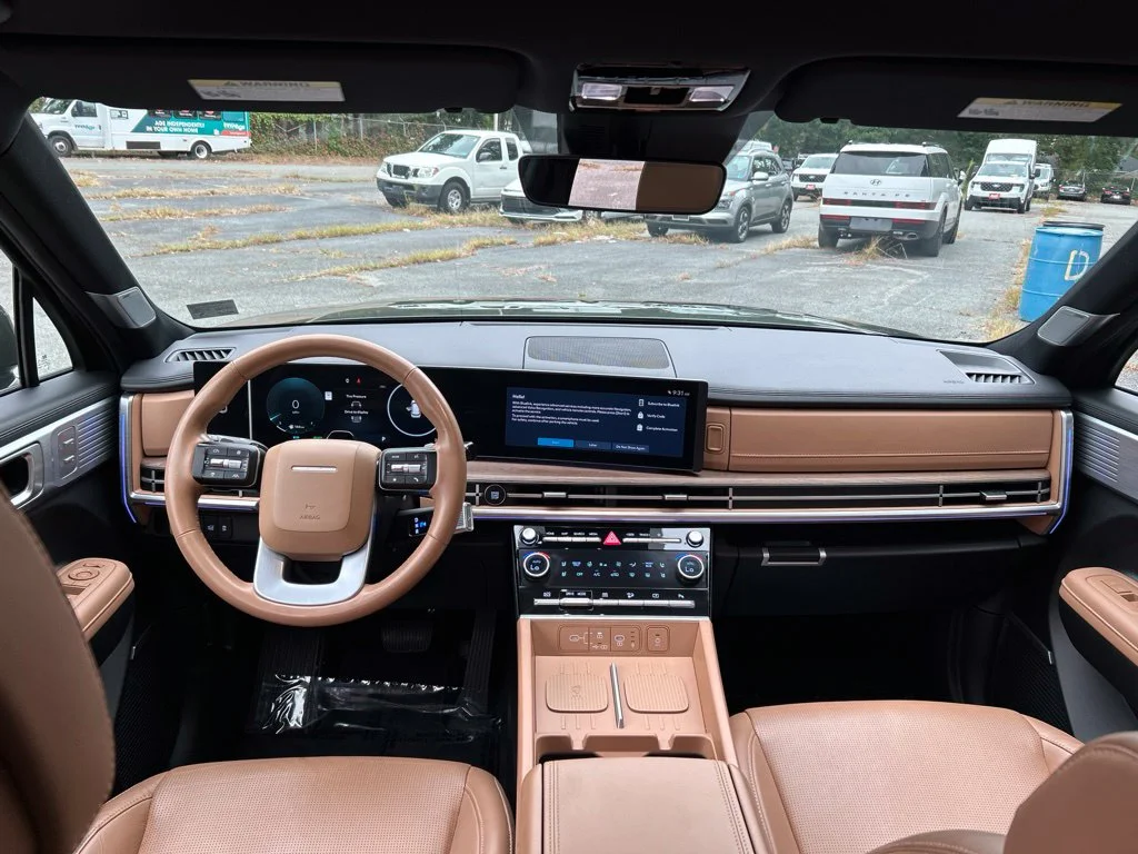 Used 2024 Green Hyundai Limited image 31