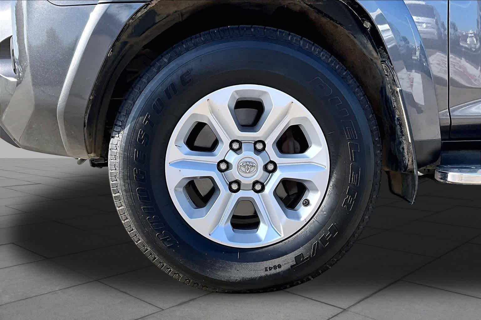 Used 2016 Magnetic Gray Metallic Toyota SR5 image 10