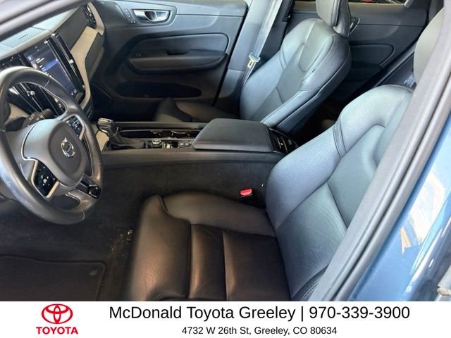 Used 2020 Blue Volvo T6 Inscription image 10