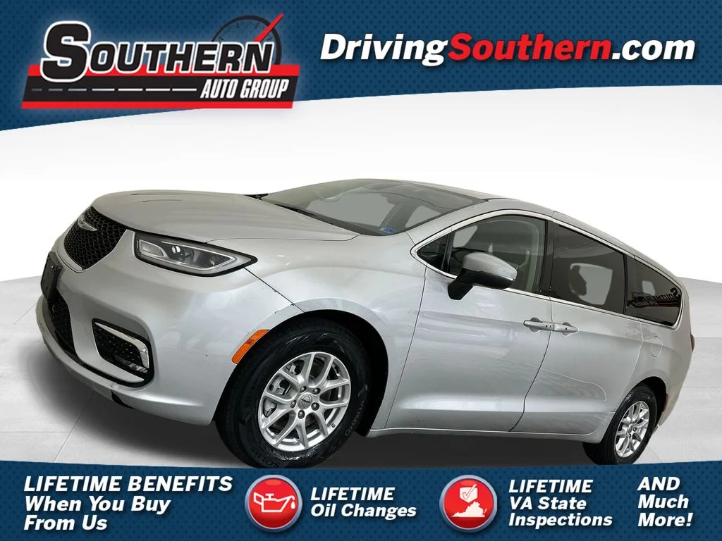 Used 2023 Silver Chrysler Touring L image 1