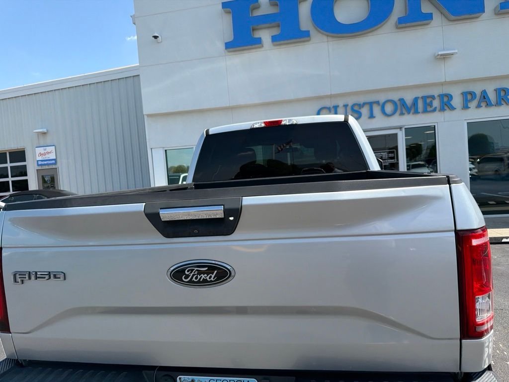 Used 2016 Magnetic Metallic Ford XLT image 5