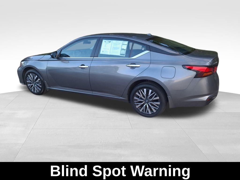 2024 Nissan Altima 2.5 SV photo 4