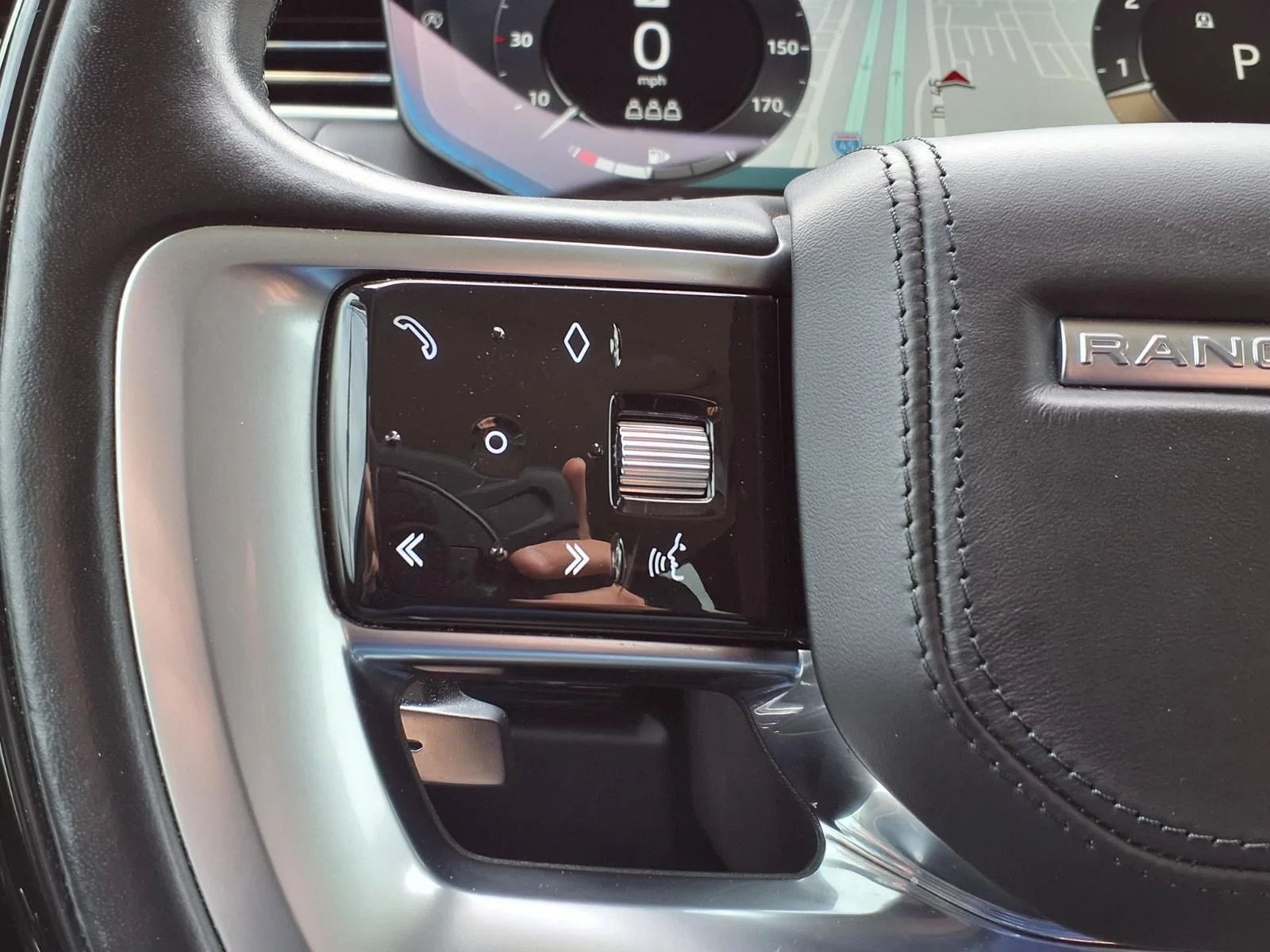 2023 Land Rover Range Rover SE - Photo 23