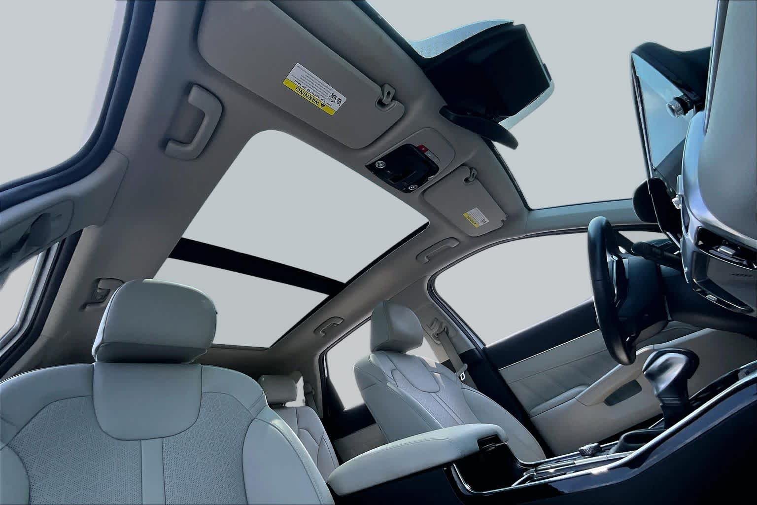 Used 2023 Glacial White Pearl Kia SX image 14
