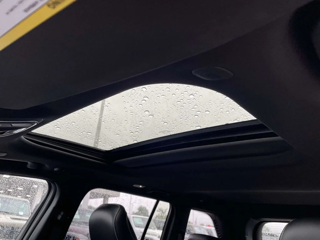 Used 2026 White Jeep Altitude image 28