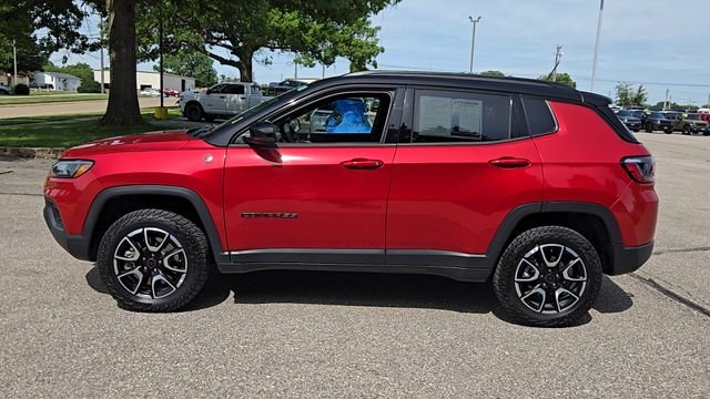 Certified Used 2025 Red Jeep Trailhawk image 5