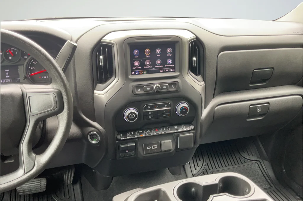 Used 2025 White Chevrolet Custom image 16