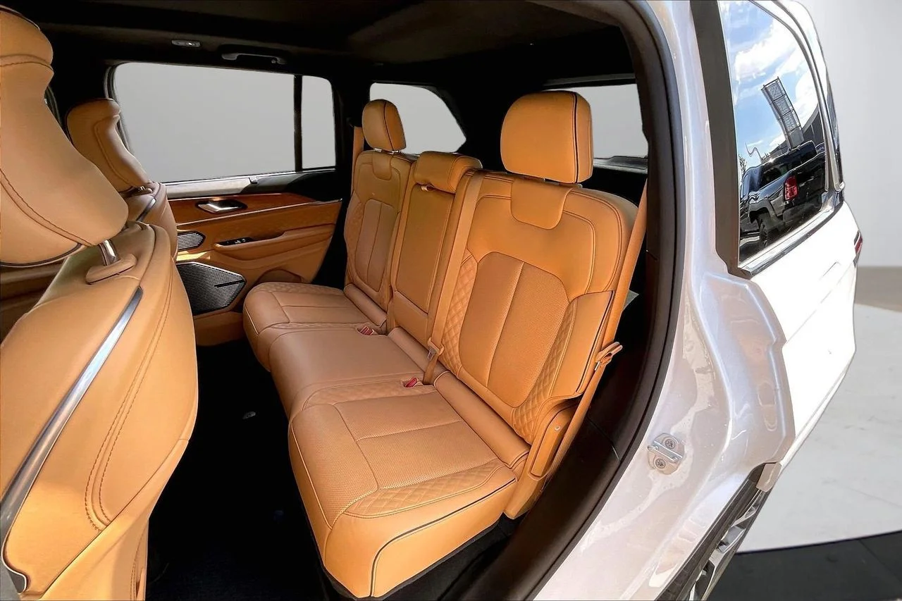 Certified Used 2022 White Jeep Summit Reserve image 24