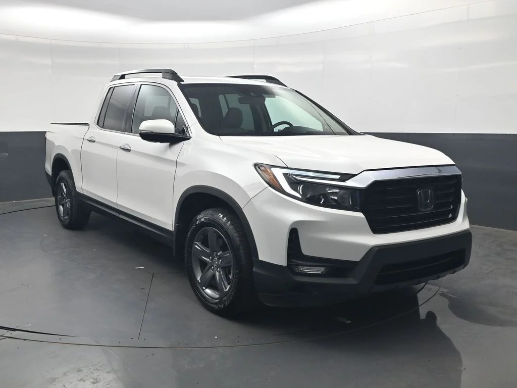 Certified Used 2023 Platinum White Pearl Honda RTL-E image 2