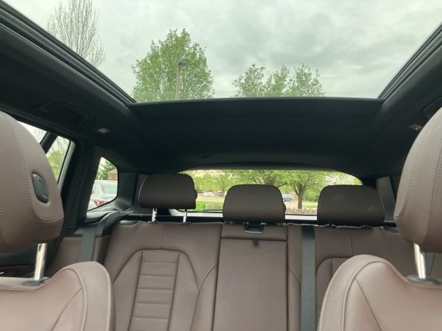 Used 2023 Gray BMW xDrive30i image 41