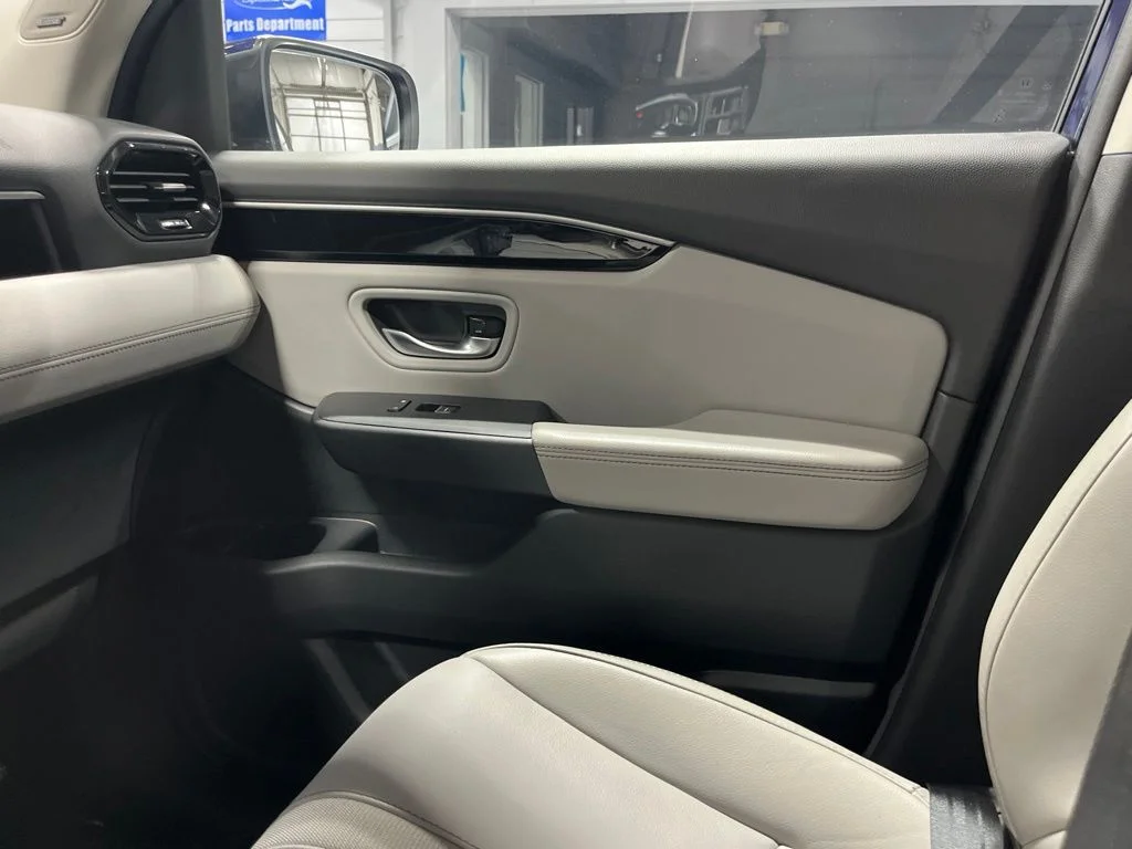 Used 2025 Obsidian Blue Pearl Honda Touring image 15
