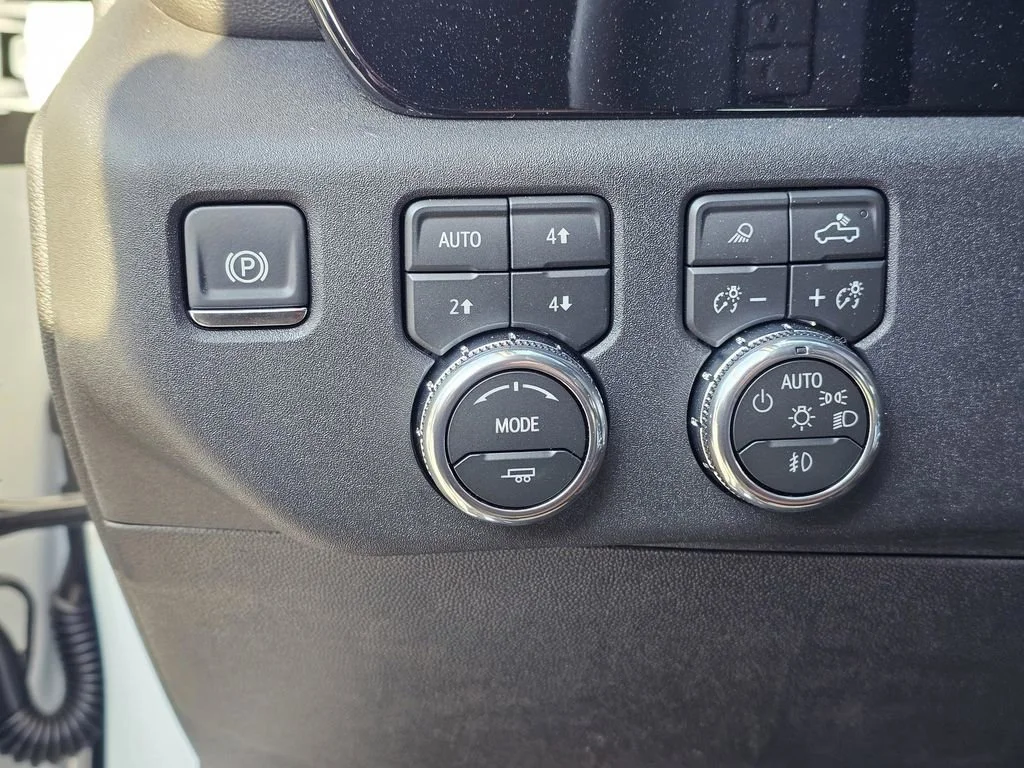 New 2026 Summit White GMC Elevation image 18
