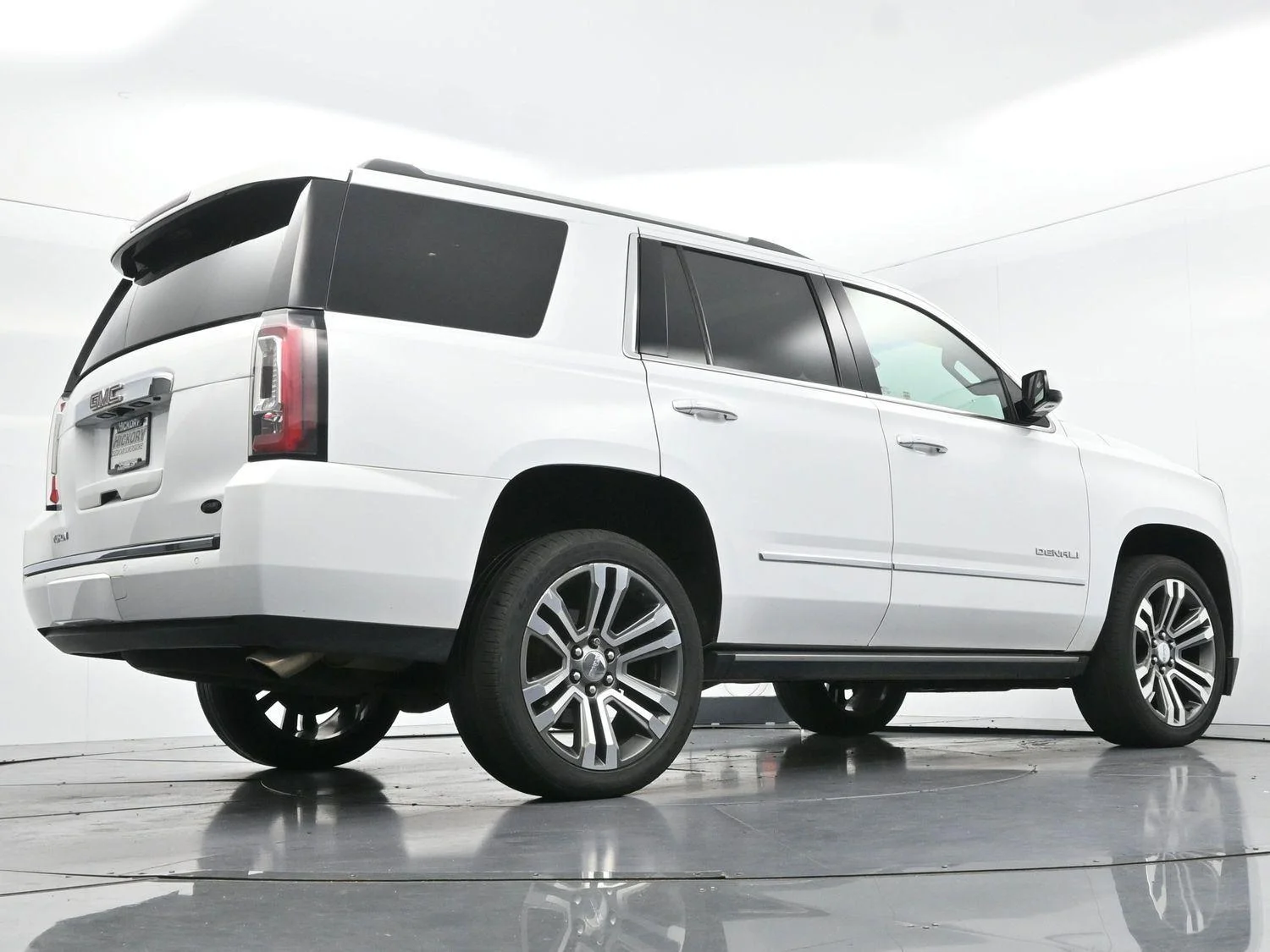 Used 2020 Summit White GMC Denali image 62