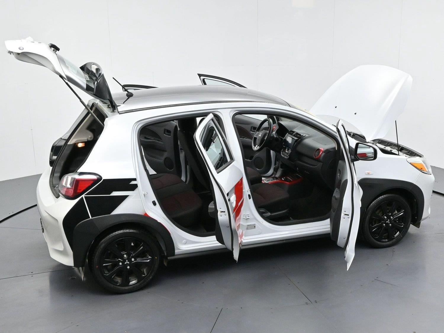 Used 2024 White Diamond w/Black Roof Mitsubishi Ralliart image 34