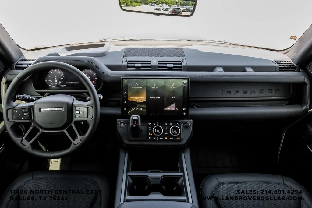 New 2026 Fuji White Land Rover X-Dynamic SE image 18