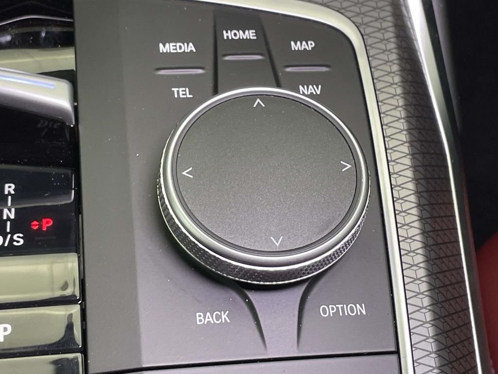 2025 BMW 3 Series 330i - Photo 27