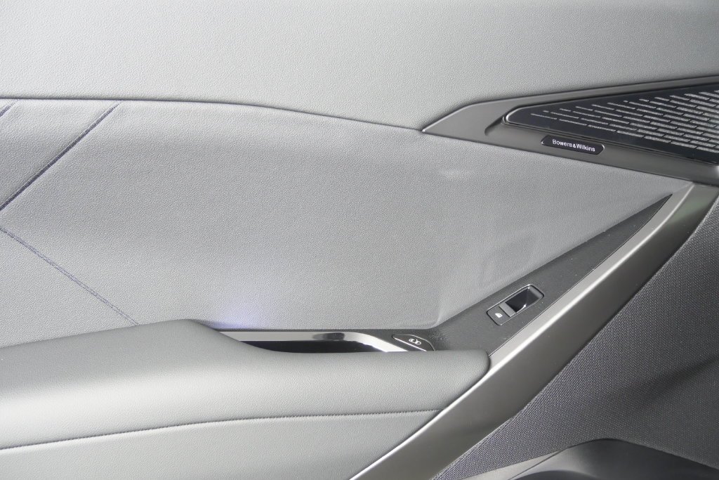 New 2027 Vancouver Green Metallic BMW  image 15