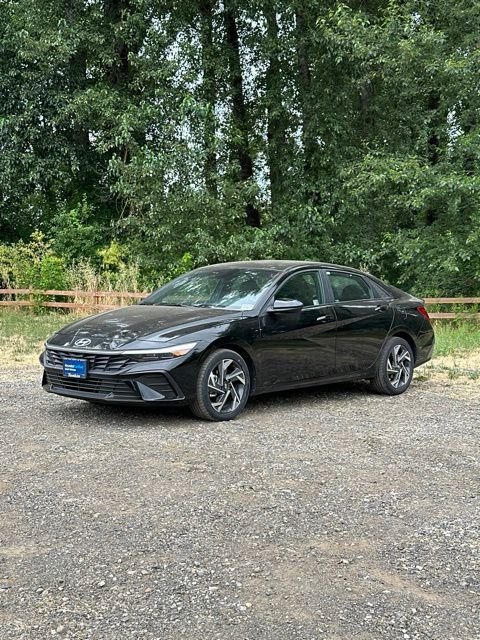 Certified Used 2025 Abyss Black Hyundai SEL Sport image 26