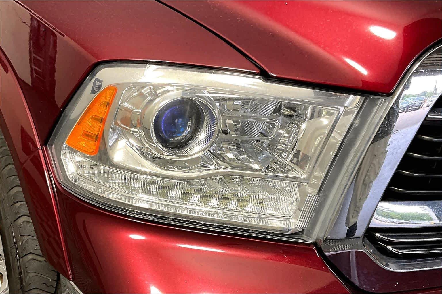 Used 2018 Delmonico Red Pearlcoat Ram Longhorn image 27