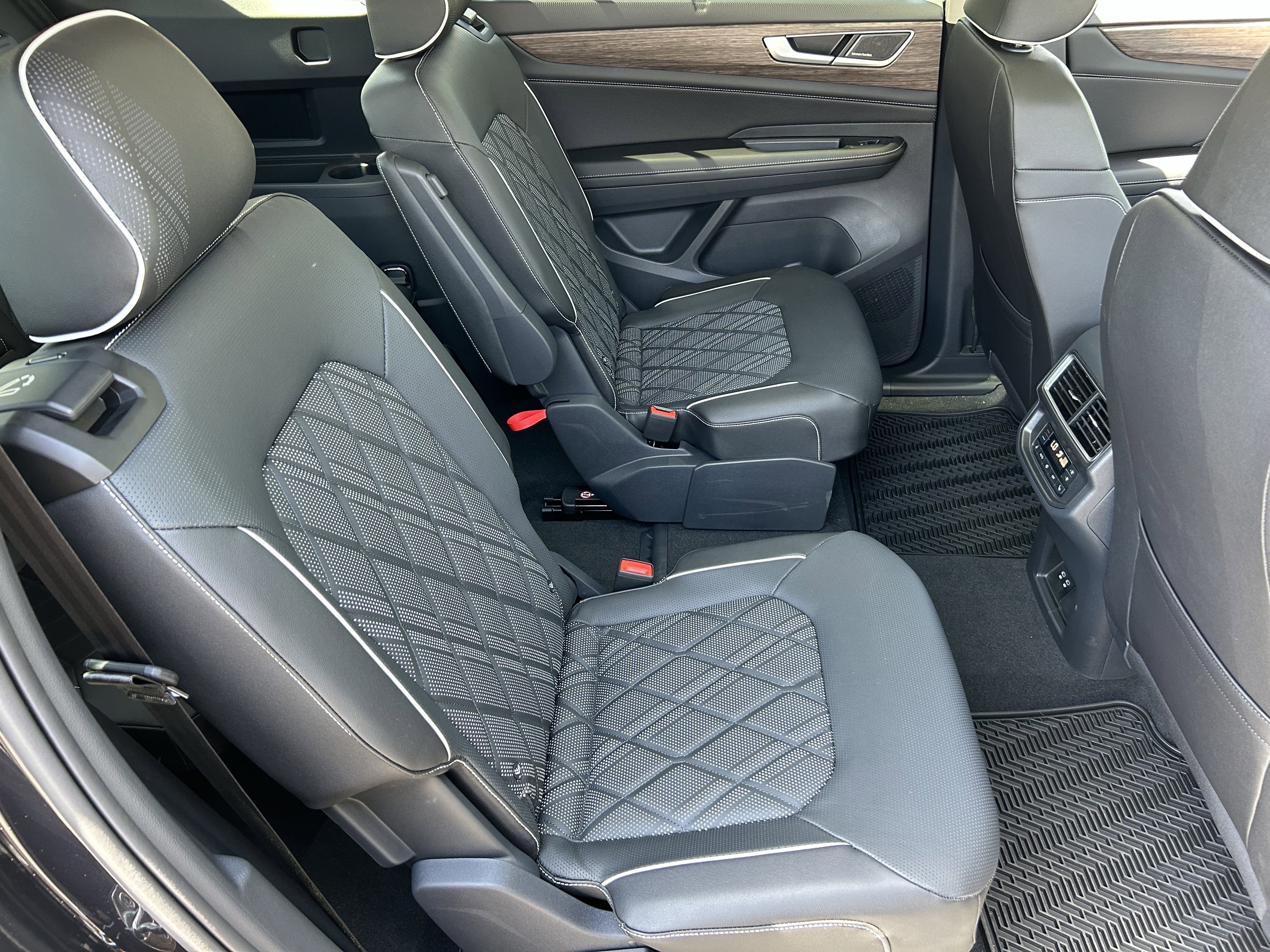 New 2026 Deep Black Pearl Volkswagen 2.0T SEL Premium R-Line image 9