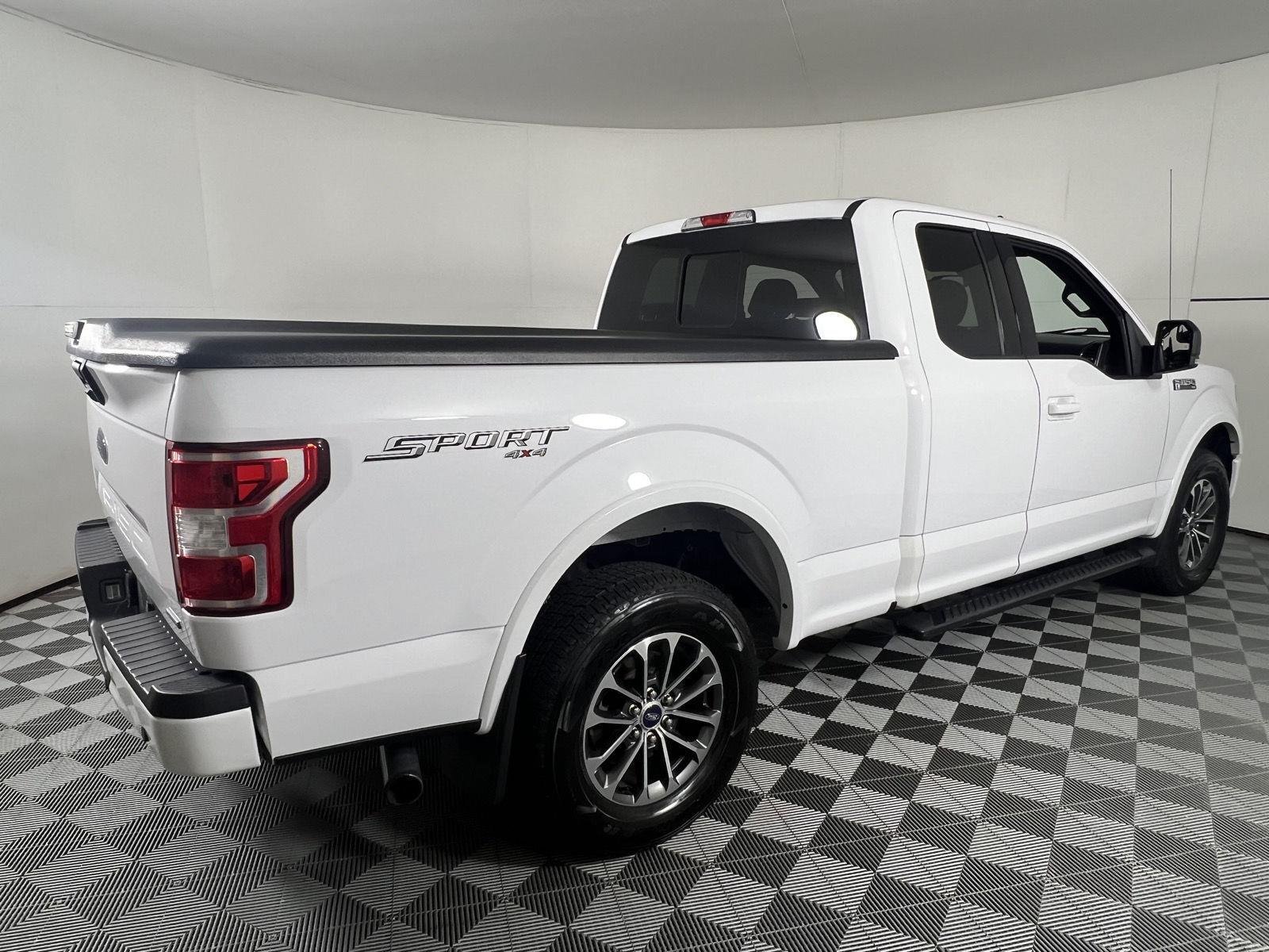 Used 2019 Oxford White Ford XLT image 11