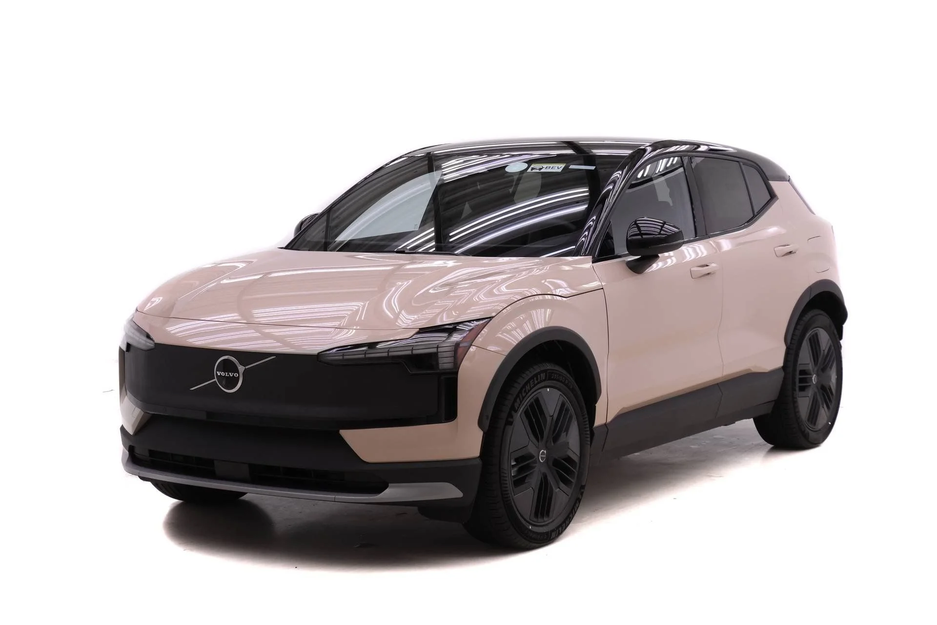 2026 Volvo EX30 Twin Motor Cross Country Ultra's photo