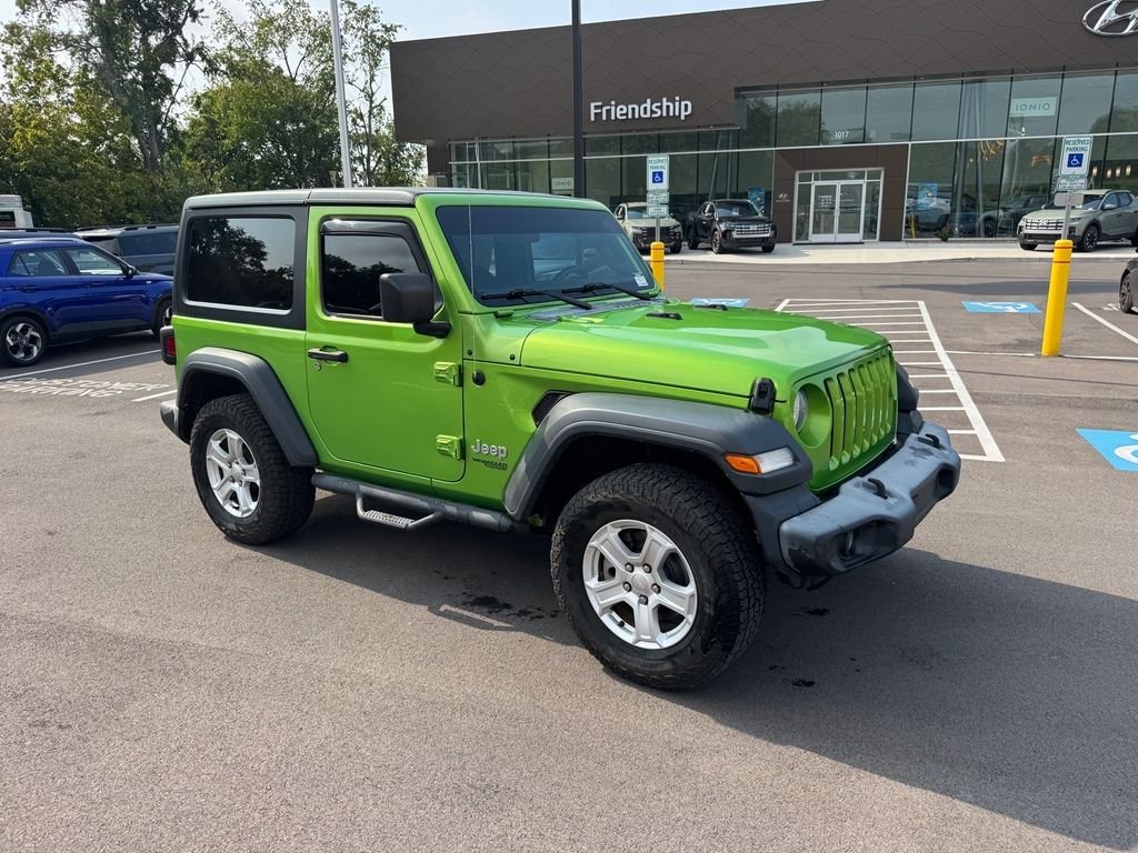 Used 2018 Green Jeep Sport S image 2