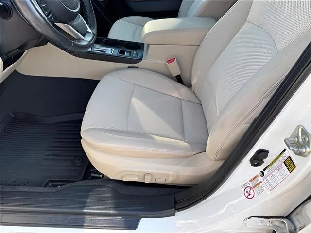 Used 2019 White Subaru 2.5i Premium image 6