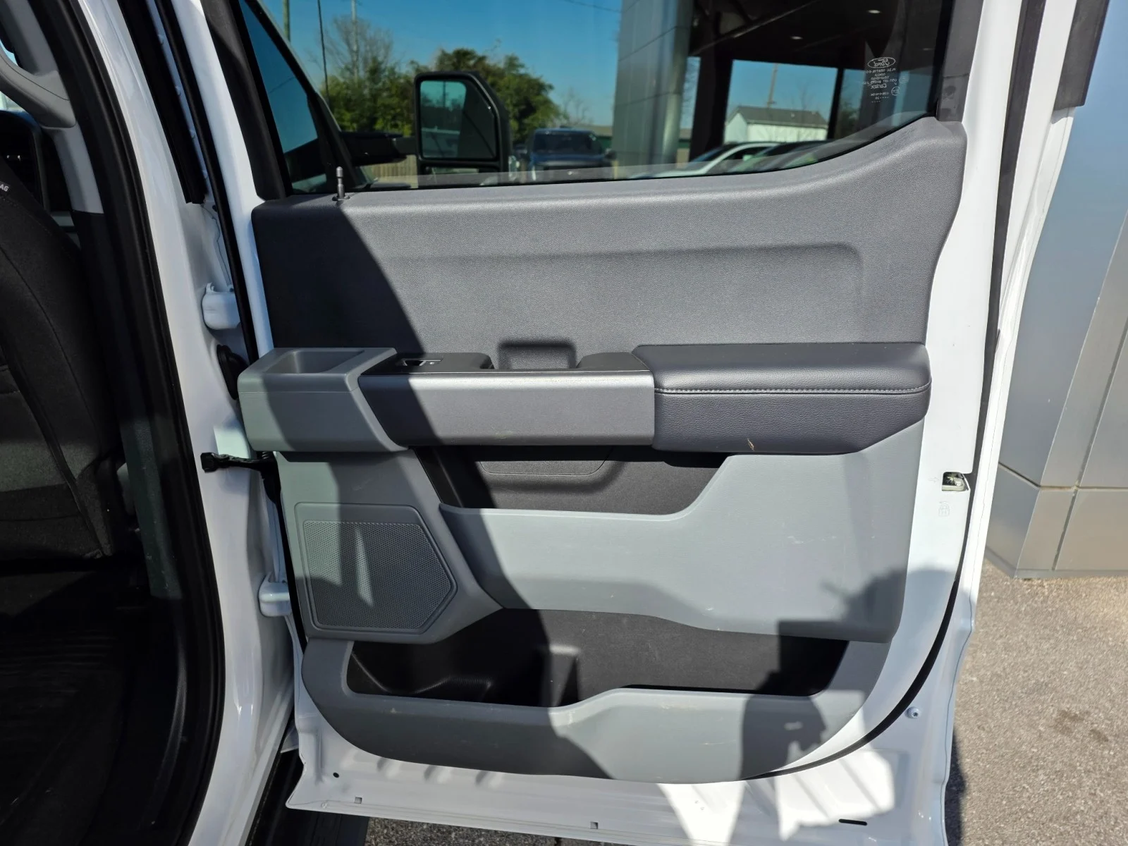 Used 2025 White Ford 2025 FORD F-350 XLT CREW CAB DRW 4DR 176 WB 4WD H image 13