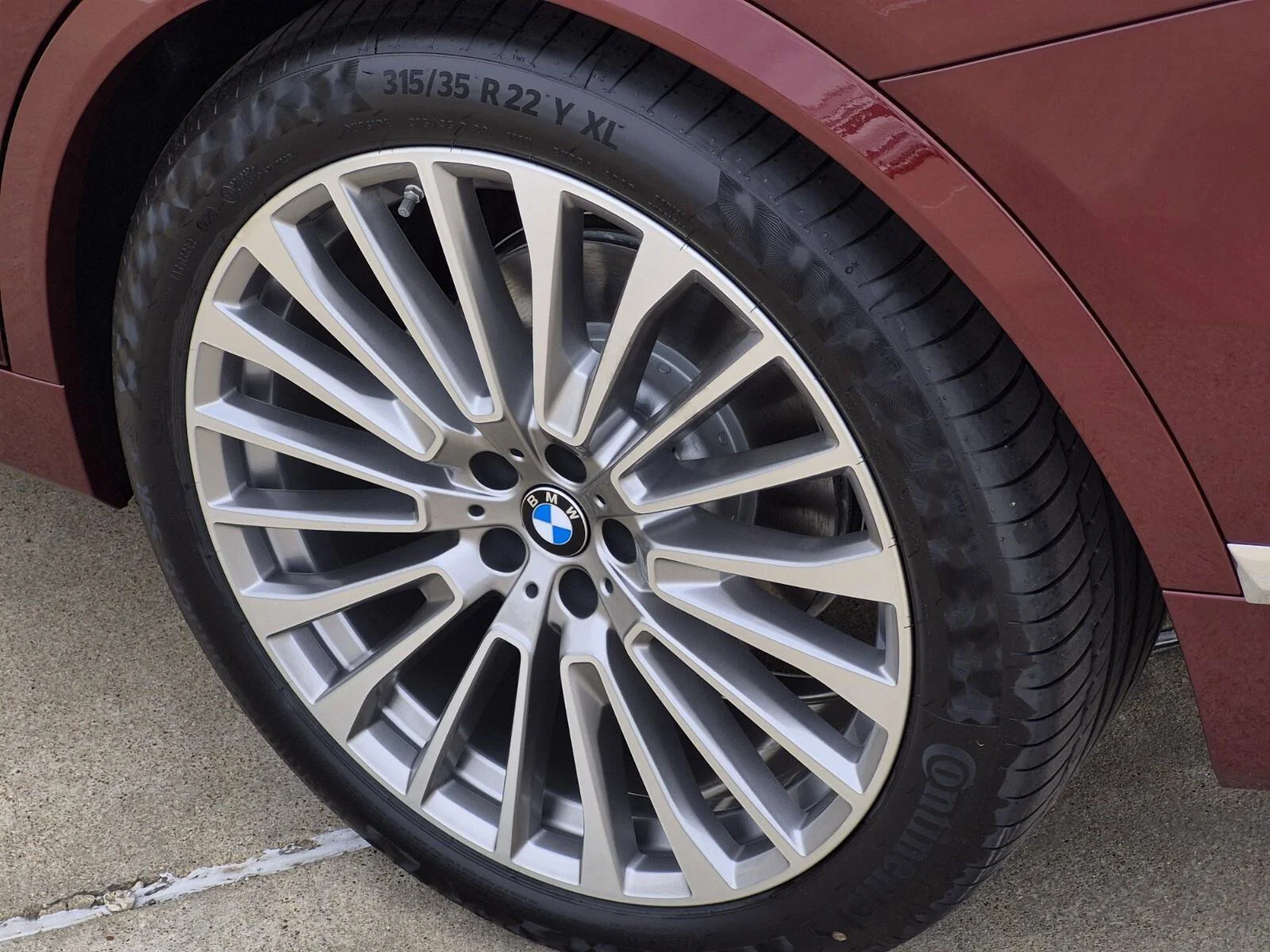 New 2026 Aventurin Red Metallic BMW xDrive40i image 7