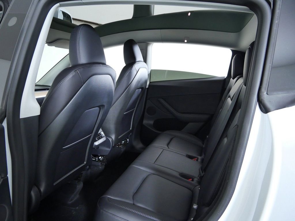 Used 2025  Tesla Long Range image 30