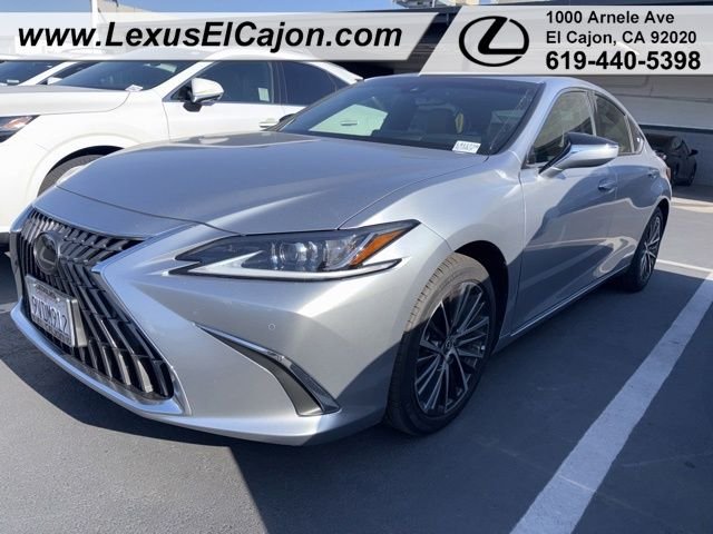 2025 Lexus ES 300h's photo