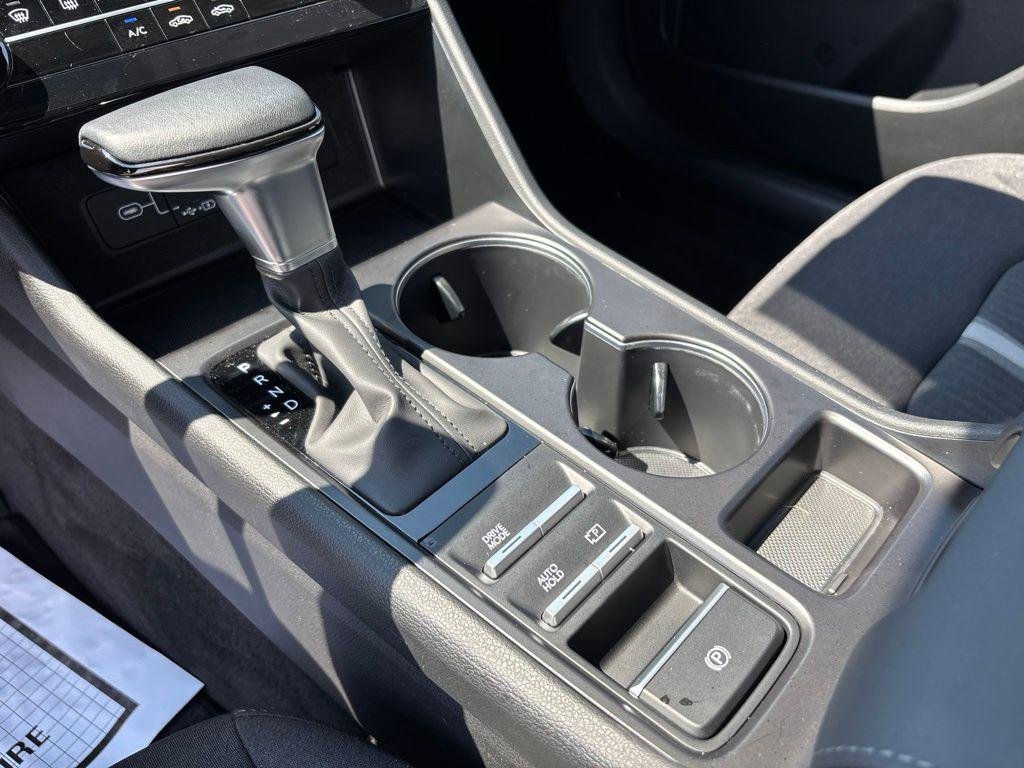 New 2026 Silver Hyundai SE image 22
