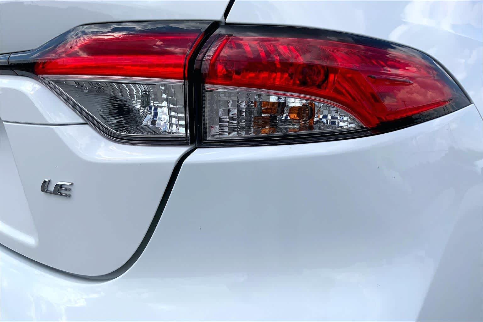 Used 2024 Ice Cap Toyota LE image 10