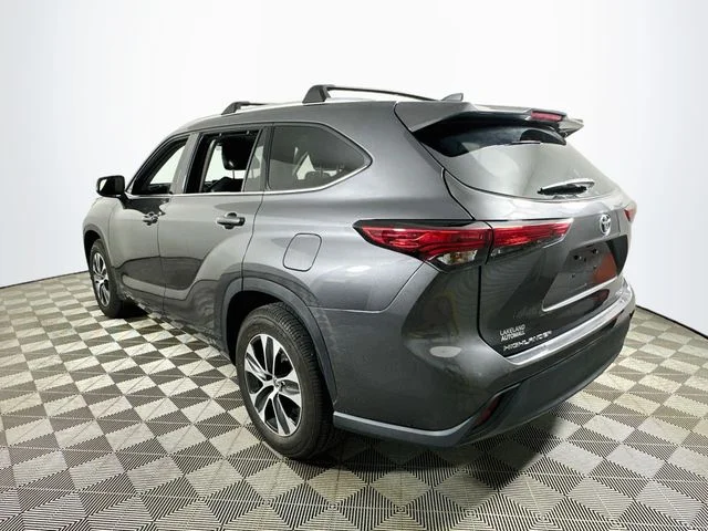Certified Pre-Owned 2022 Toyota Highlander Hybrid XLE