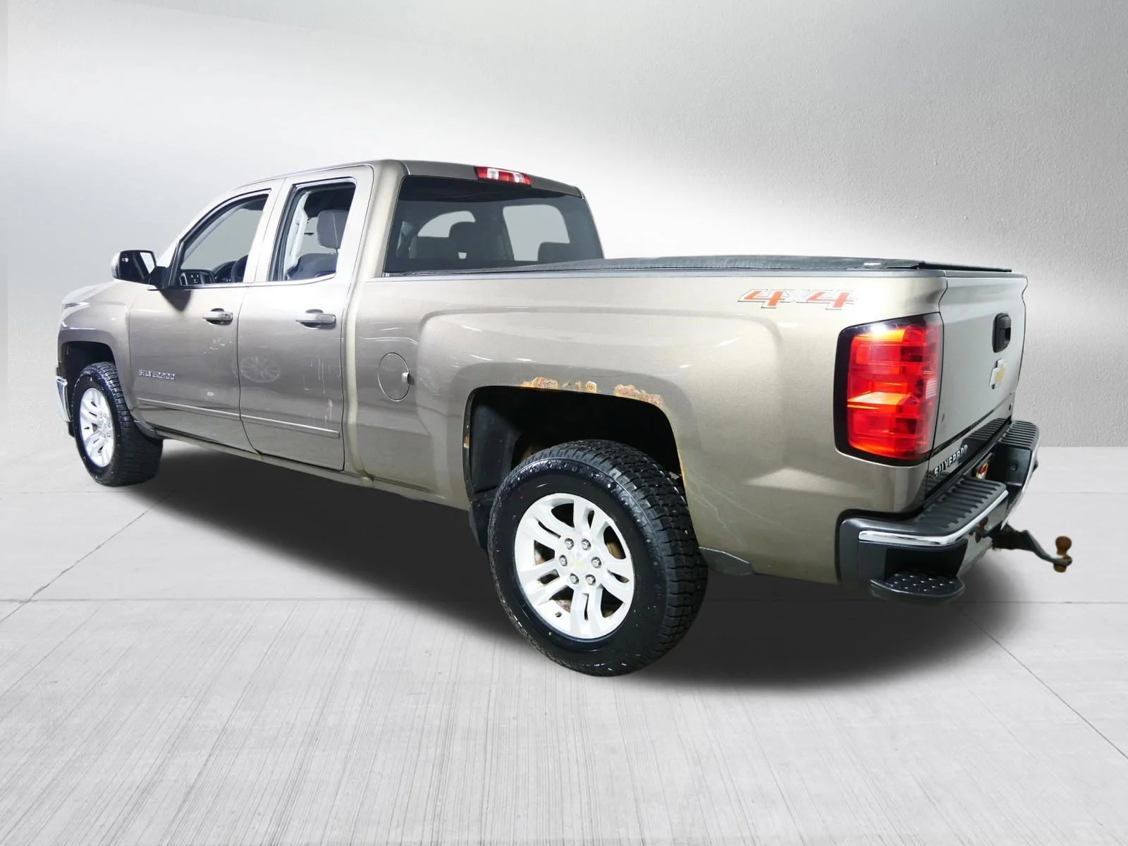 Used 2015 Brownstone Metallic Chevrolet LT image 5