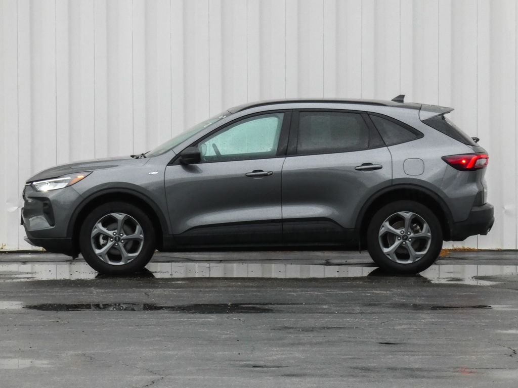 Used 2025 Gray Ford ST-Line image 36