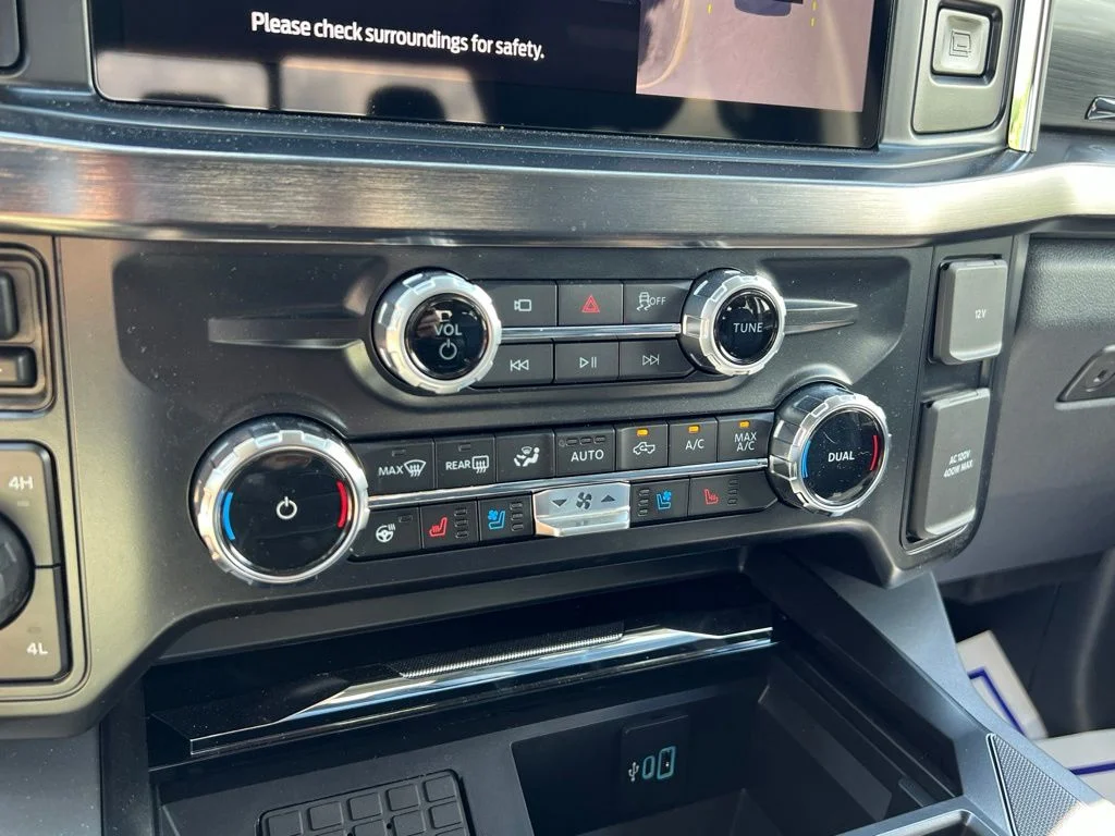New 2026 Agate Black Metallic Ford F-250® Lariat® image 27