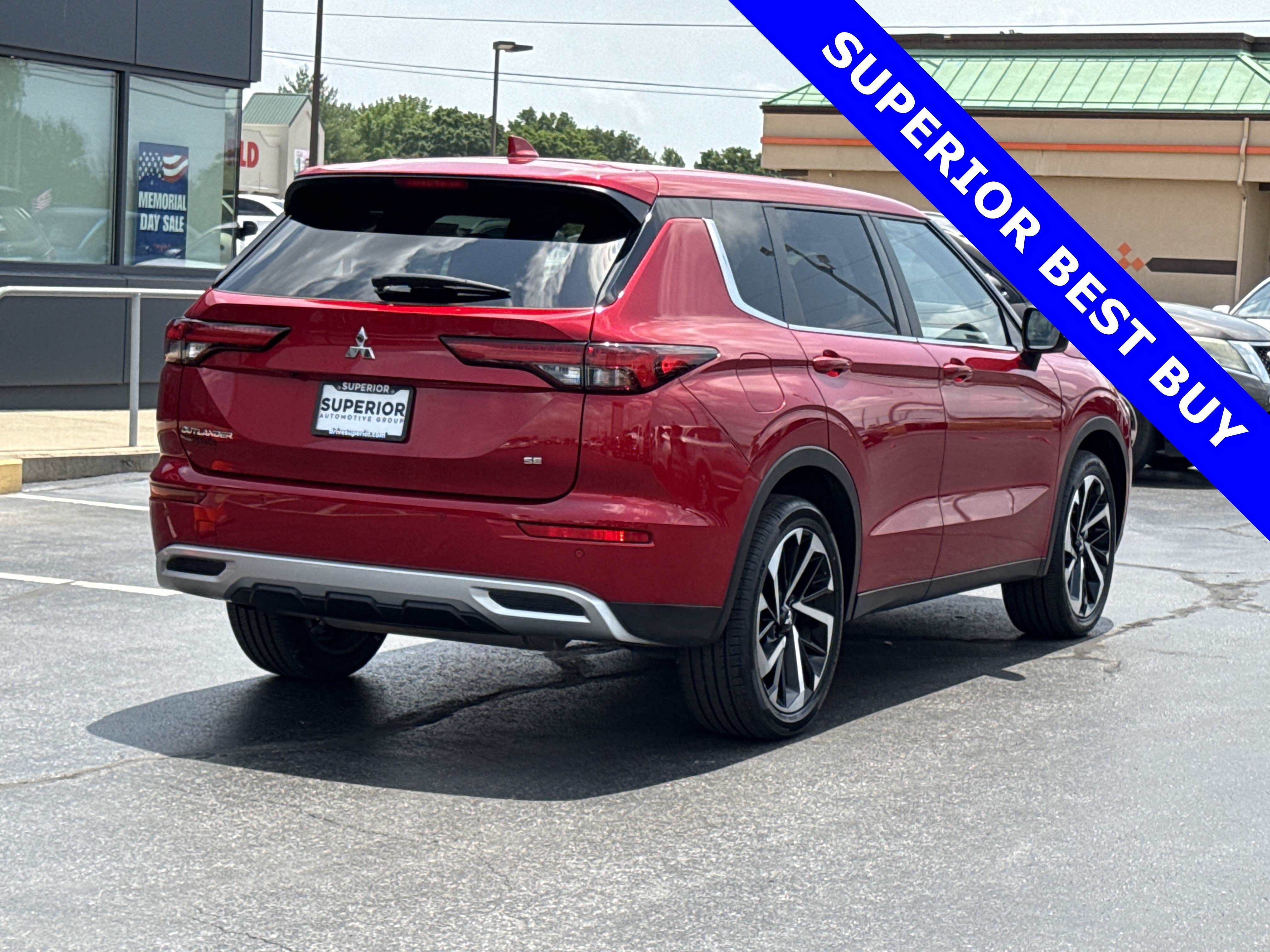 Used 2023 Red Diamond Mitsubishi SE image 3