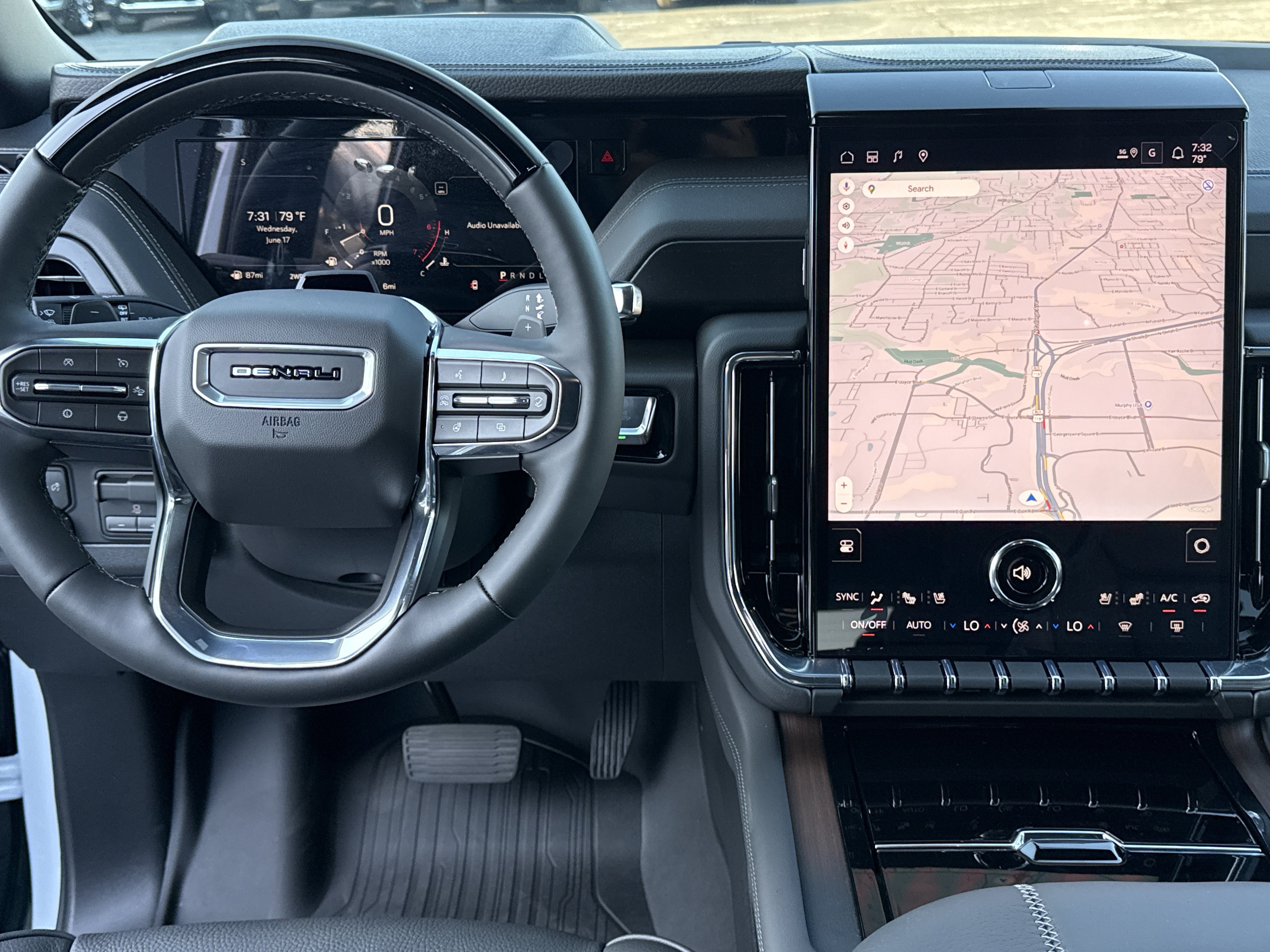 2026 GMC Yukon Denali - Photo 10