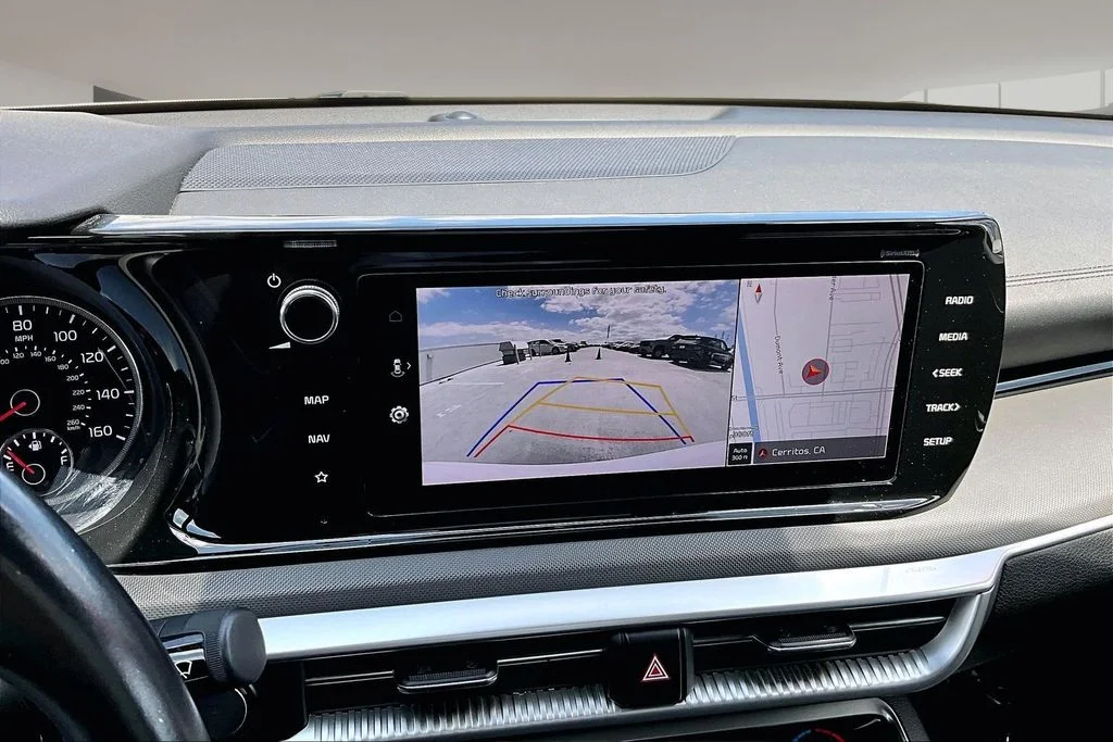 Used 2022 White Kia GT-Line image 14