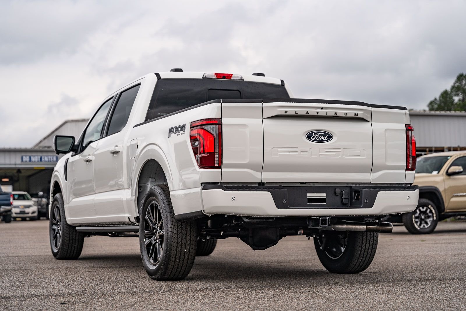 New 2026 Star White Metallic Tri-Coat Ford Platinum® image 3