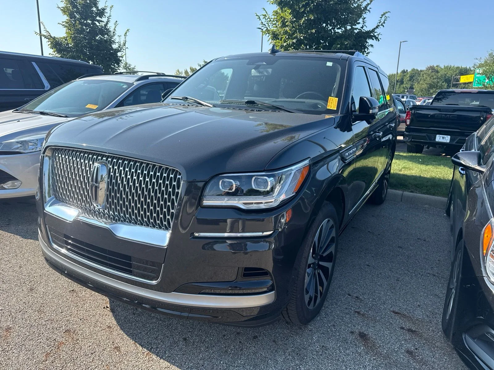 Used 2023 Gray Lincoln  image 1