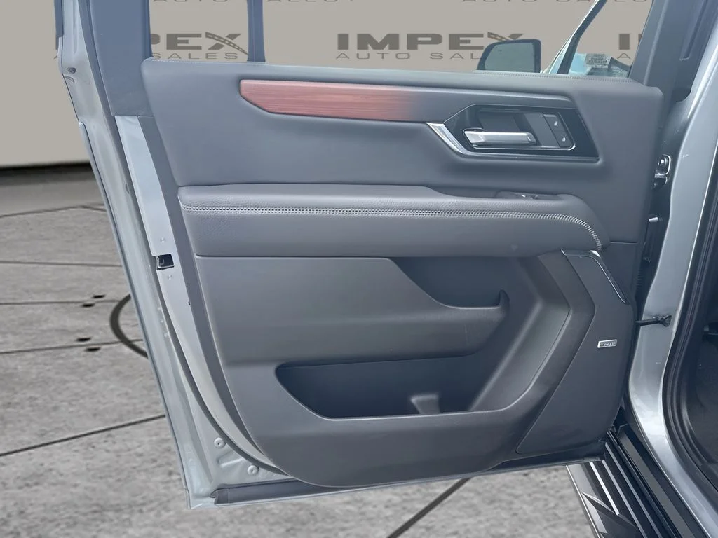 Used 2025 Silver GMC Denali image 28