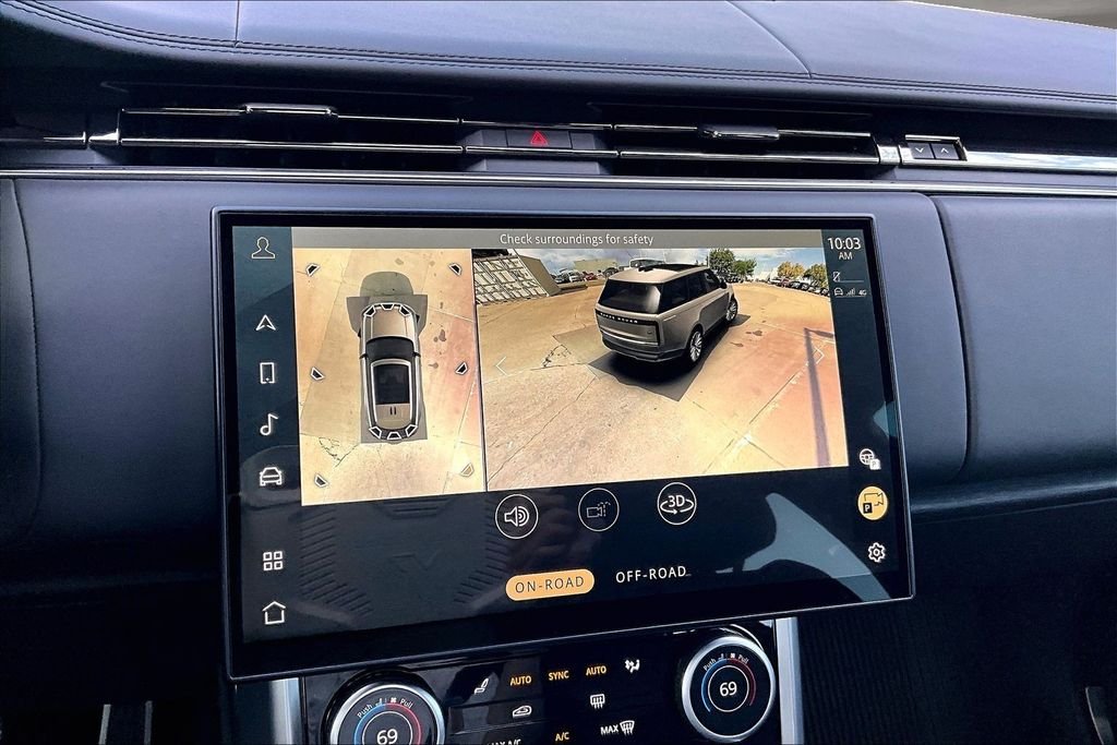 Used 2023  Land Rover SE image 23