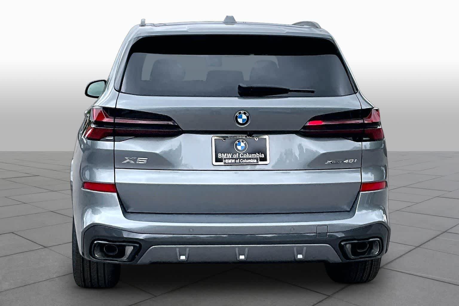 New 2026 Skyscraper Grey Metallic BMW xDrive40i image 4