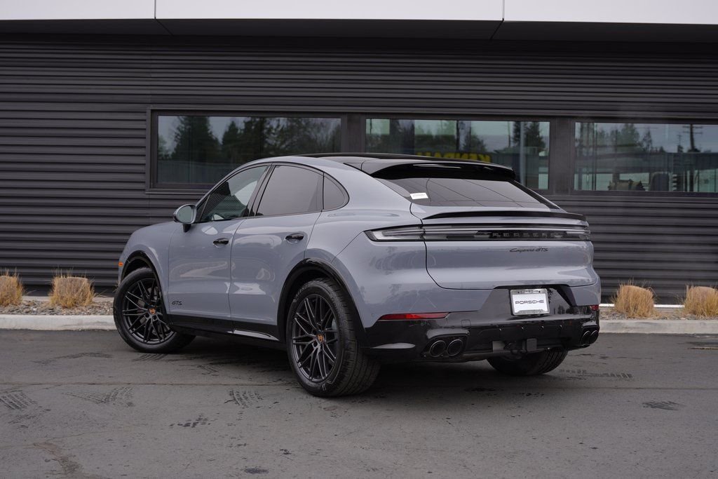 2026 Porsche Cayenne Coupe GTS - Photo 3