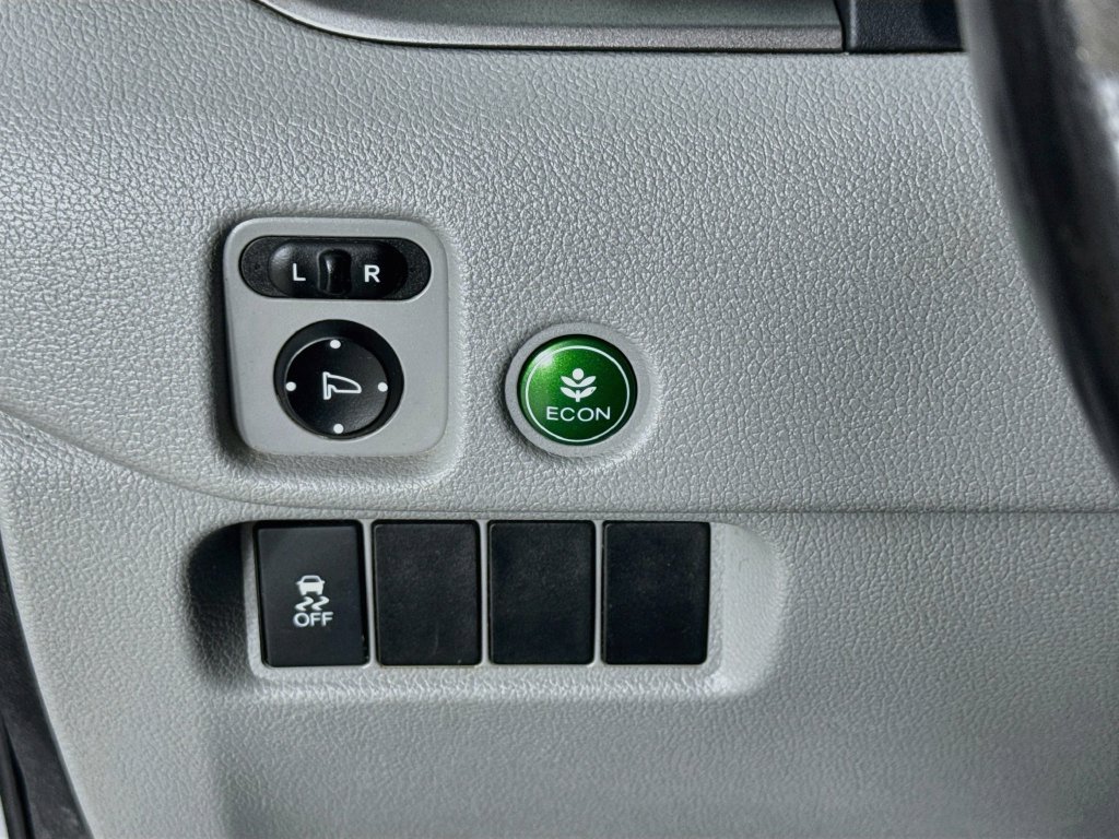 Used 2016 Silver Honda EX-L image 11